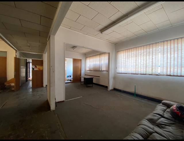 2,210M² WAREHOUSE FOR SALE IN INDUSTRIA NORTH